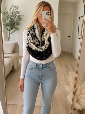 Steve Madden Black Cream Abstract Infinity Scarf